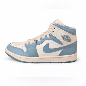 🩵🤍Nike Air Jordan 1 Mid Women’s UNC University Blue BQ6472-141
